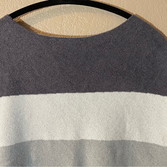 Barefoot Dreams NWOT Cozy White and Gray Striped Poncho - Picture 3 of 5